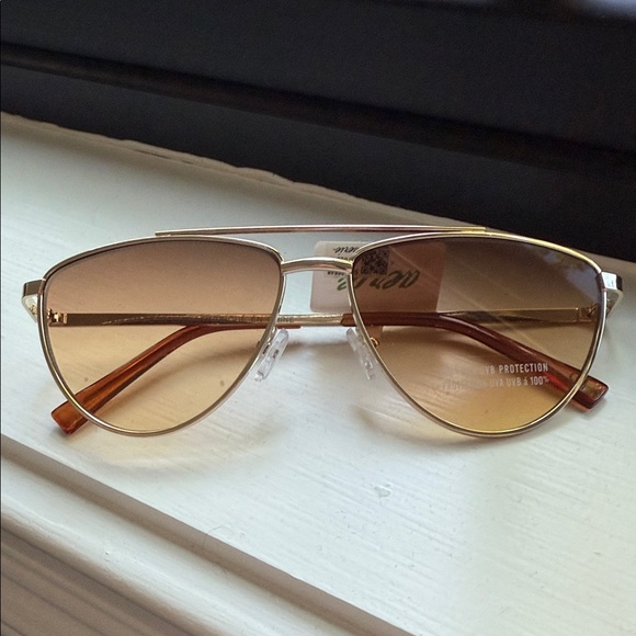aerie Accessories - Aerie Gold Aviator Sunglasses with Brown Lenses